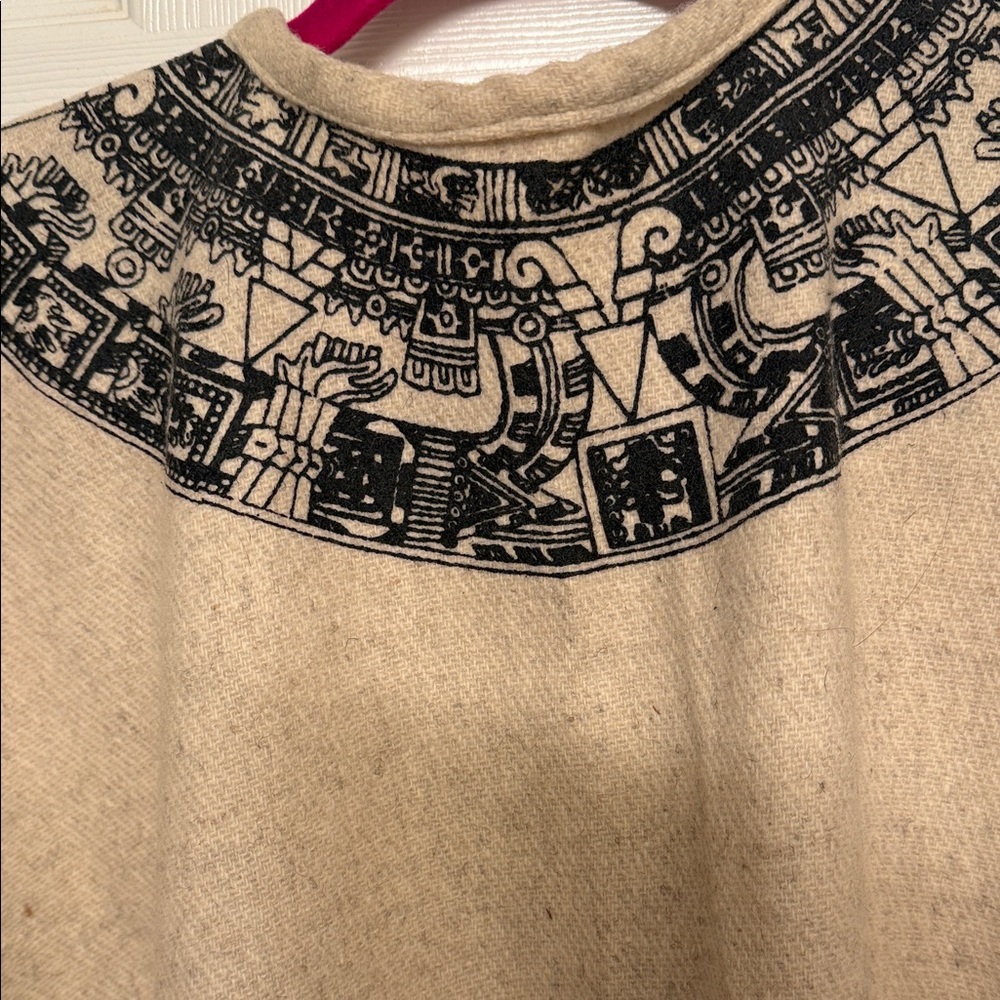 Authentic Spanish Wool cape
Vintage Boho Spanish - Picture 6 of 7